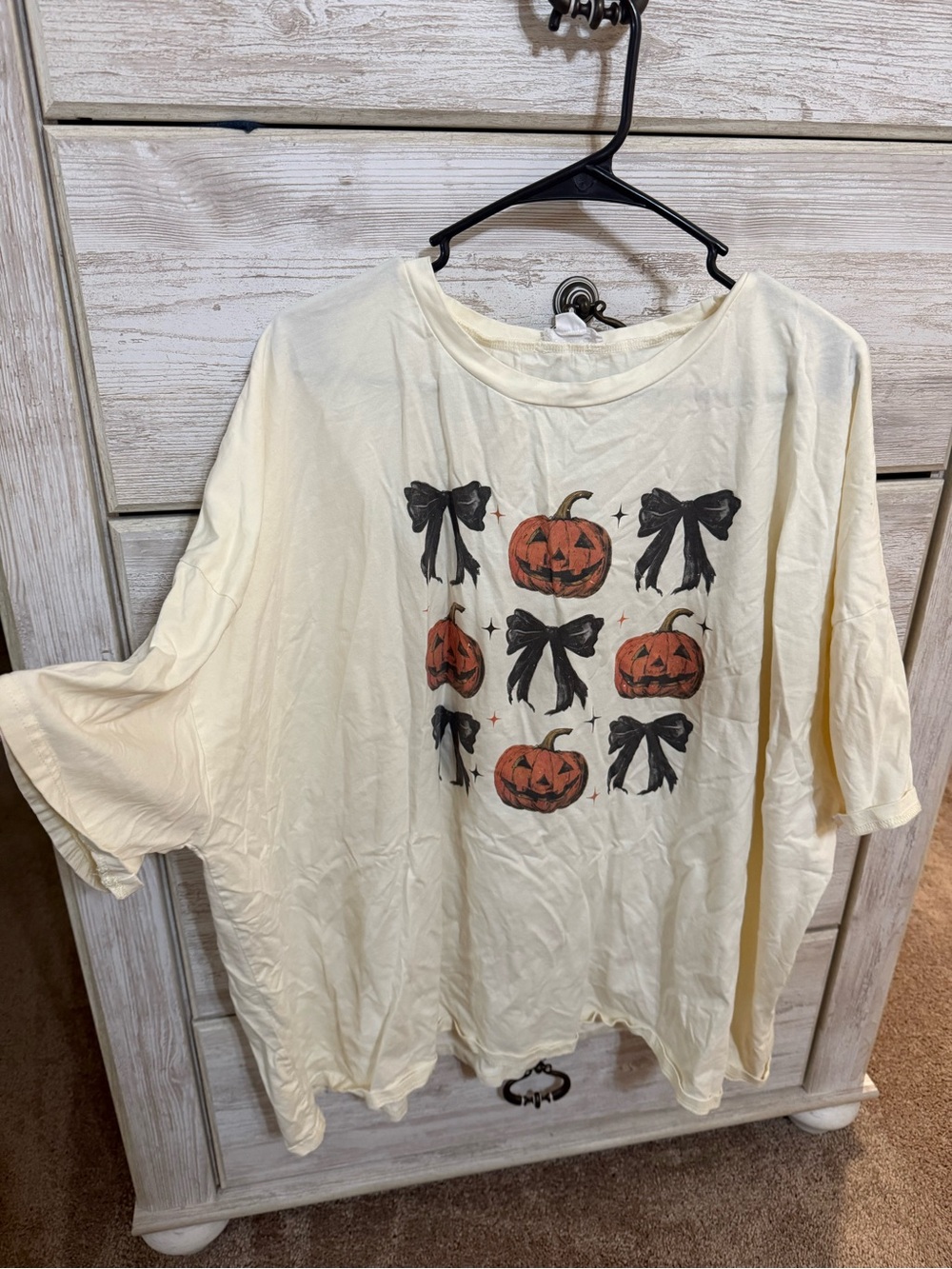 Women's Cream Halloween Pumpkin Tee with Bow Graphic
